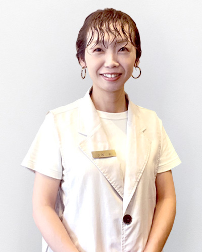 　西 郁美（にし　いくみ）